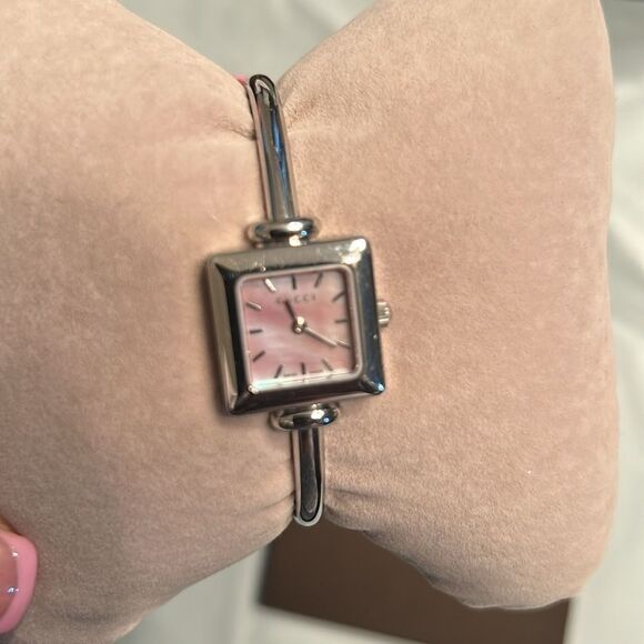 Authentic Gucci Stainless Steel Pink Mother of Pearl
19mm 1900L Quartz Watch - Picture 8 of 8